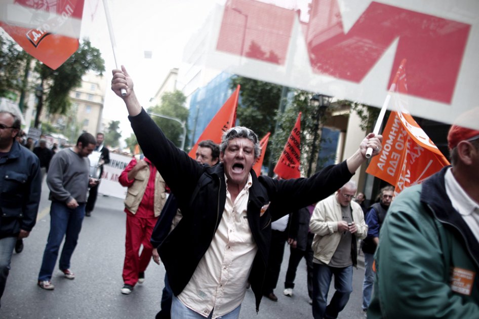 Grecia inicia operación de compra de una parte de su deuda