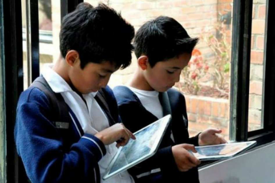 MinTic y Alcaldía de Bogotá entregan cerca de 8.000 dispositivos electrónicos en colegios oficiales