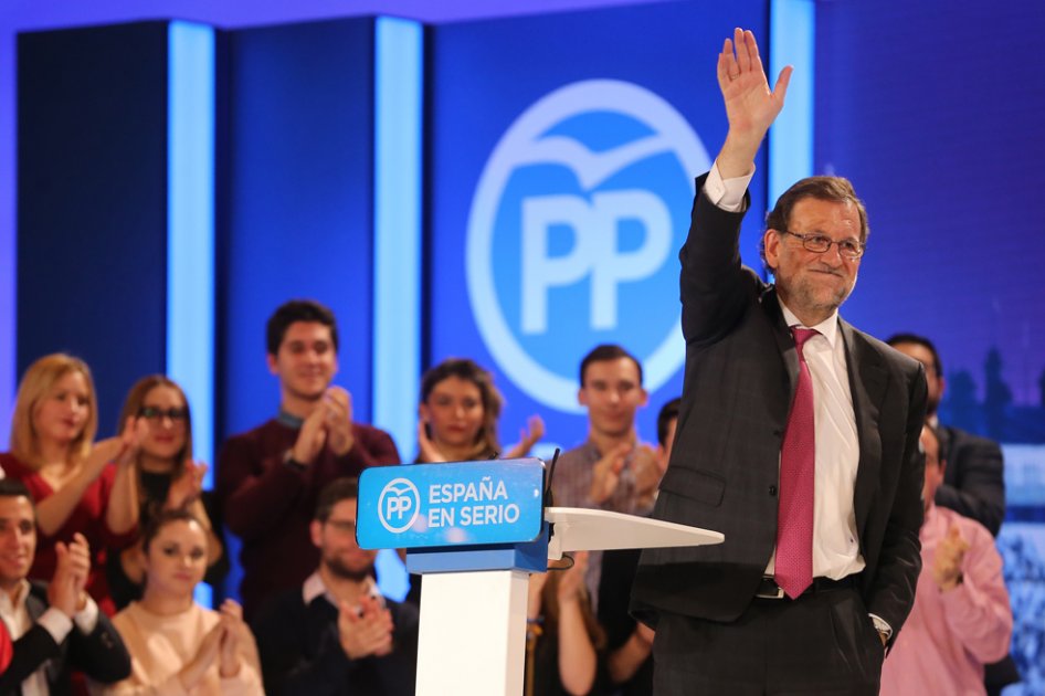 Con estrecha diferencia el PP de Mariano Rajoy gana elecciones en España