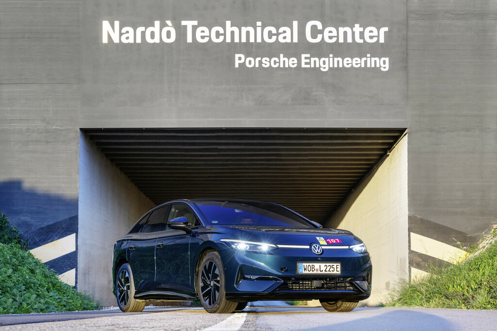 El Volkswagen ID.7 Pro S alcanza 941 km de autonomía en prueba de eficiencia
