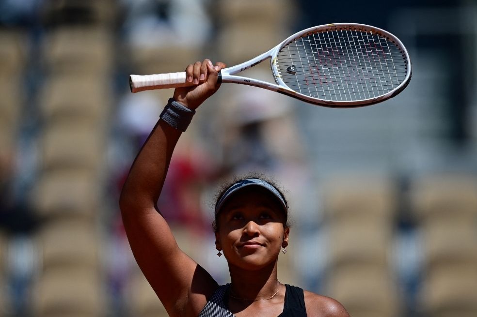 Naomi Osaka se retira de Roland Garros, tras sanción por no atender a la prensa