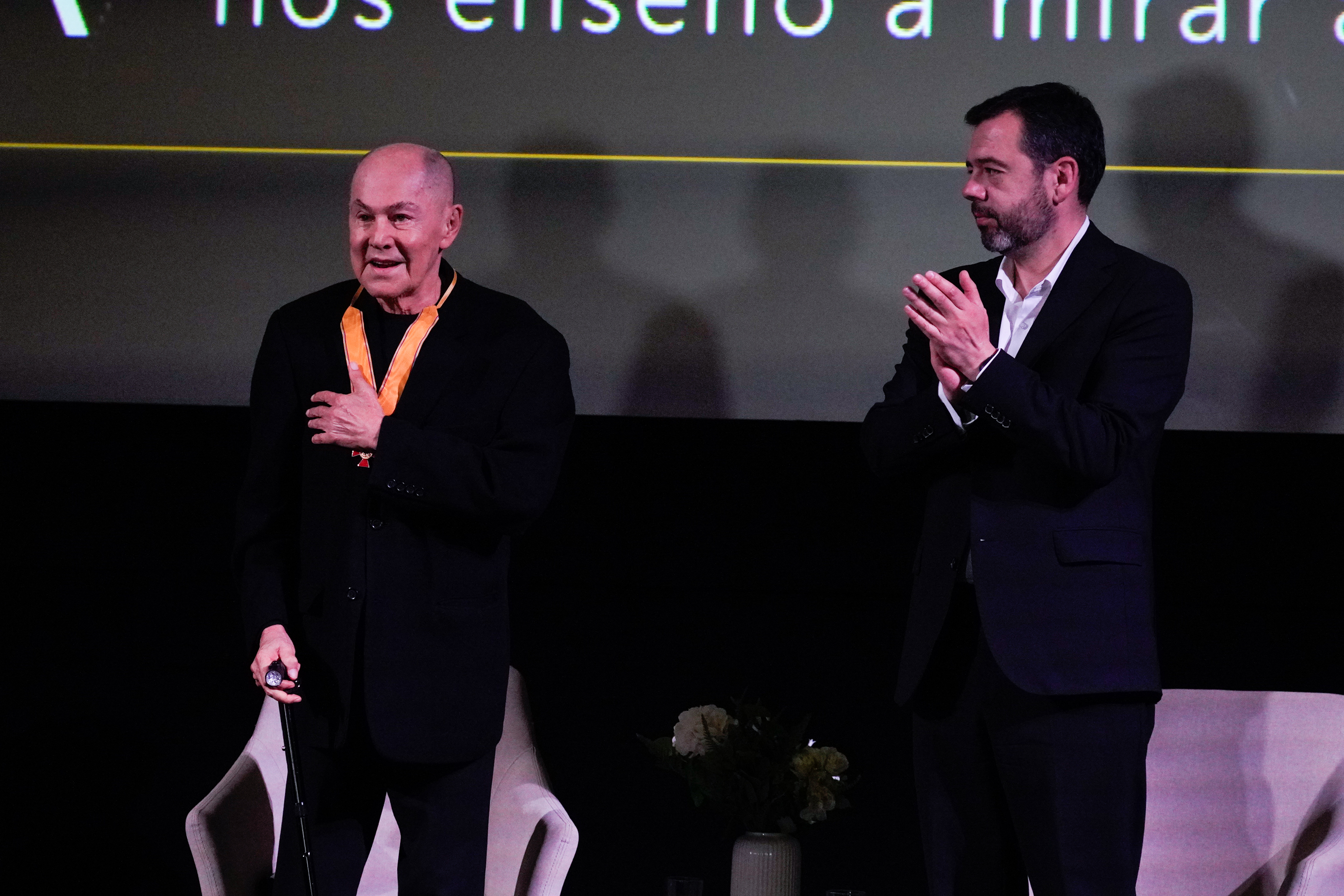 Alcaldía homenajeó a Jorge Alí Triana y le entregó la Orden al Mérito Ciudad de Bogotá