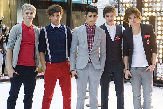 One Direction explota su lado más femenino para vender canciones…y maquillaje.