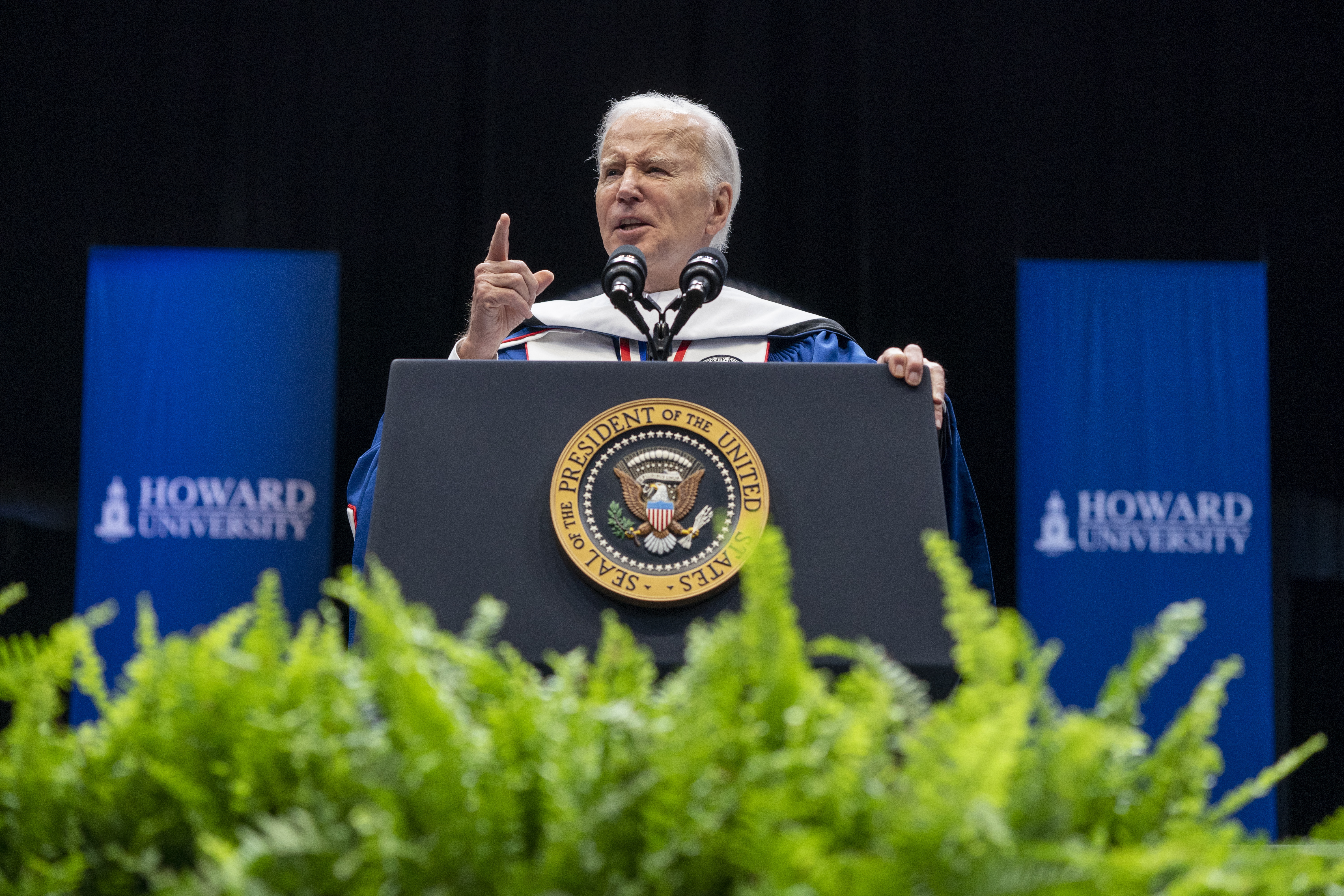 Sin acuerdo, Biden cancela su gira pos-G7 para seguir negociando por la deuda
