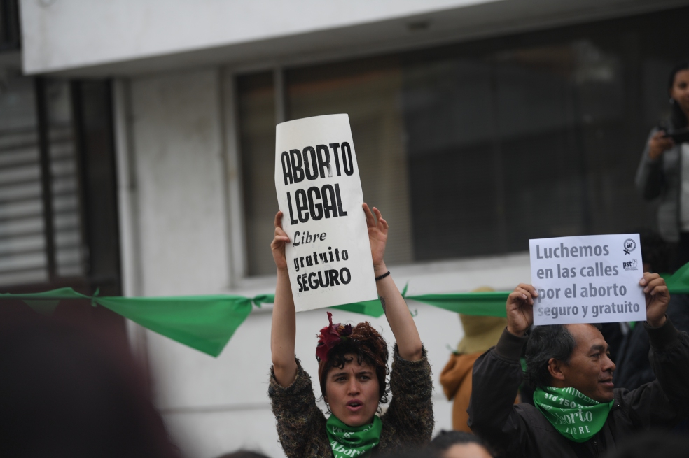 El aborto resiste al populismo y la desinformación