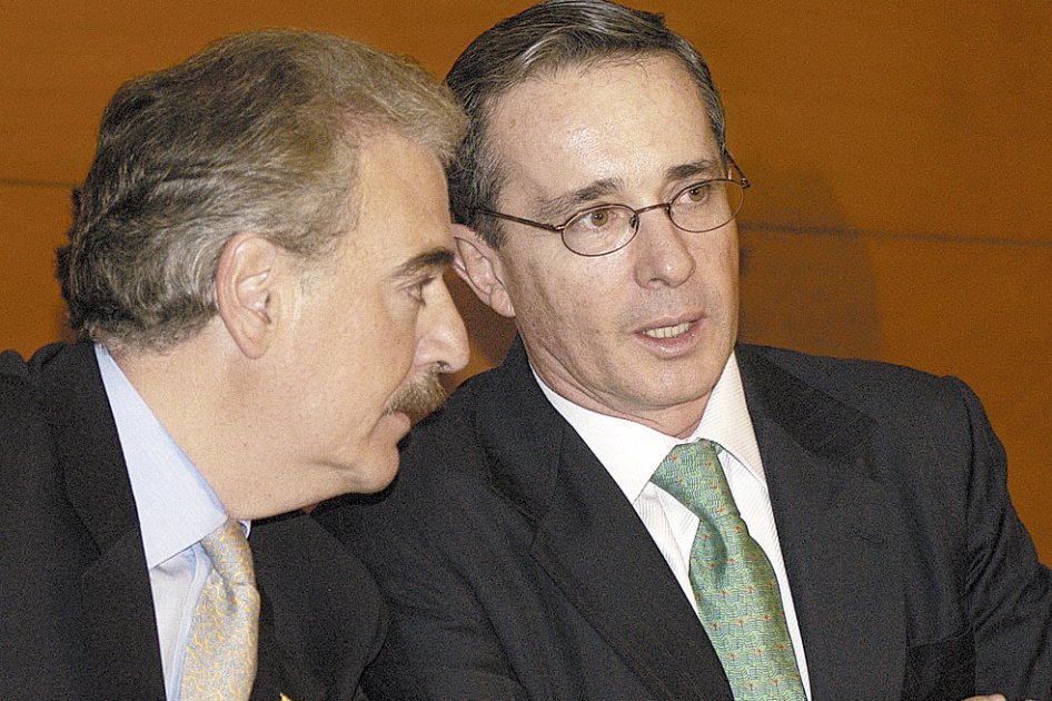 ¿Es posible una alianza entre Uribe y Pastrana?