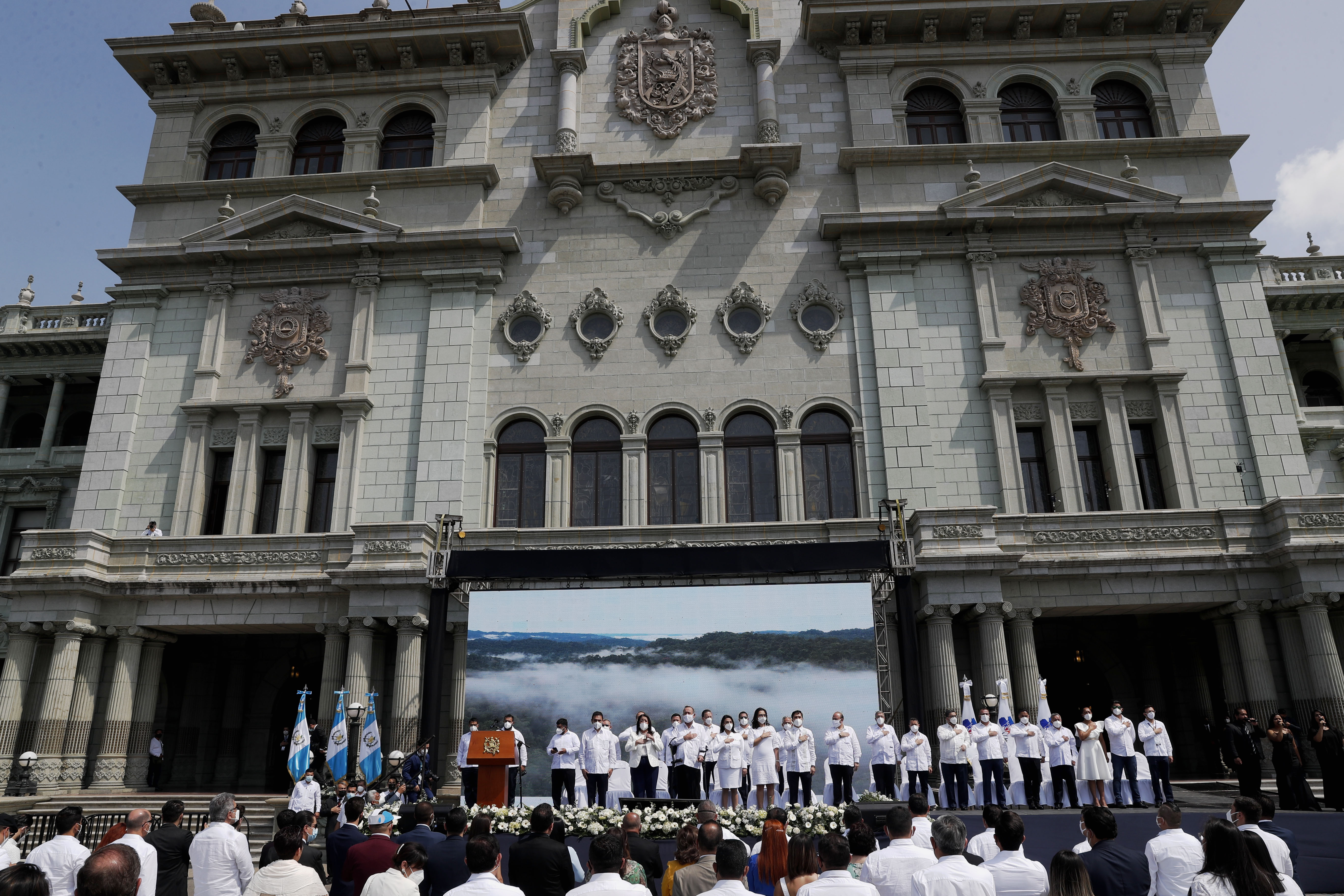 Guatemala endurece penas por abortar y cierra la puerta al matrimonio homosexual