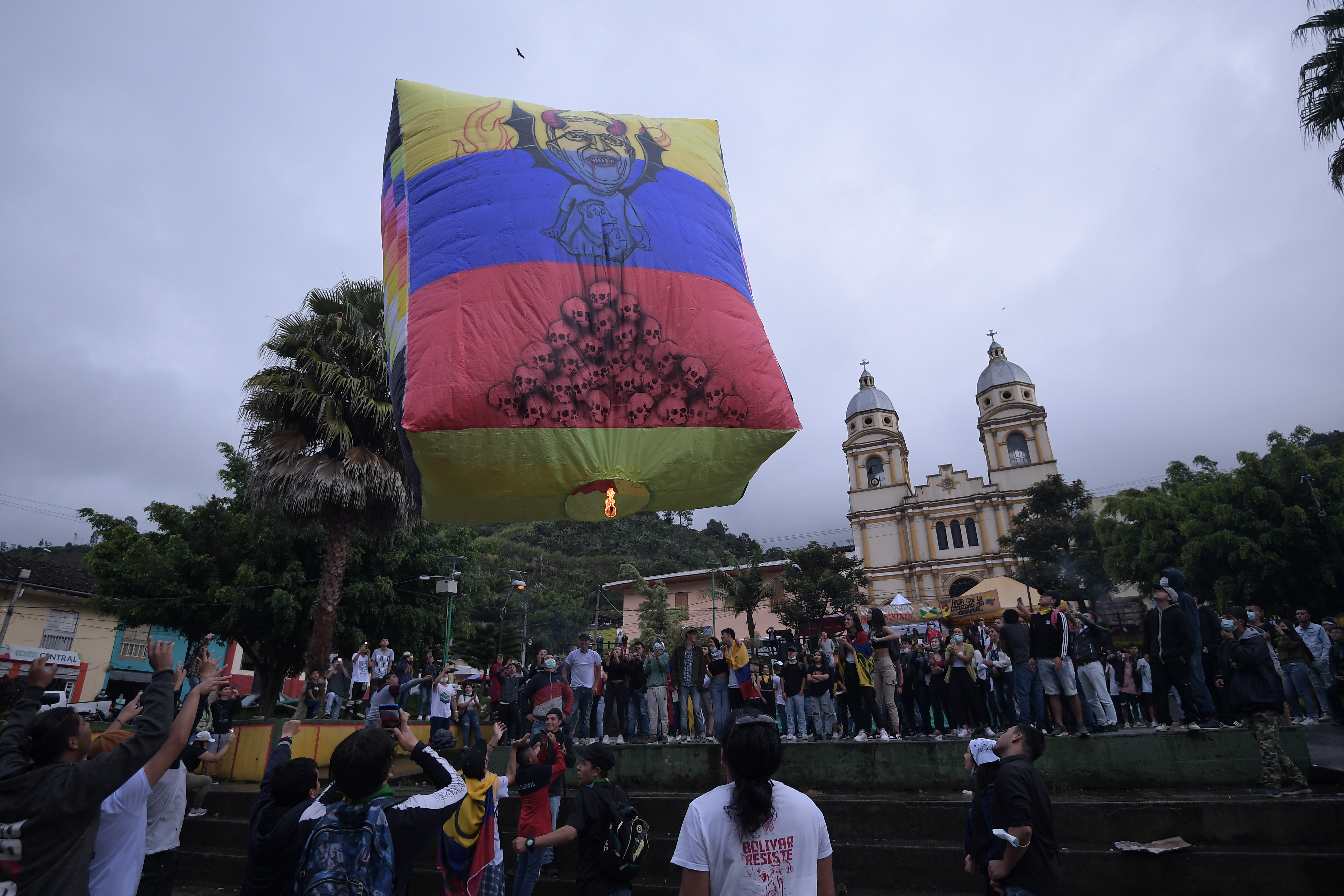 Menores de edad: ¿pueden participar en manifestaciones, marchas y plantones?