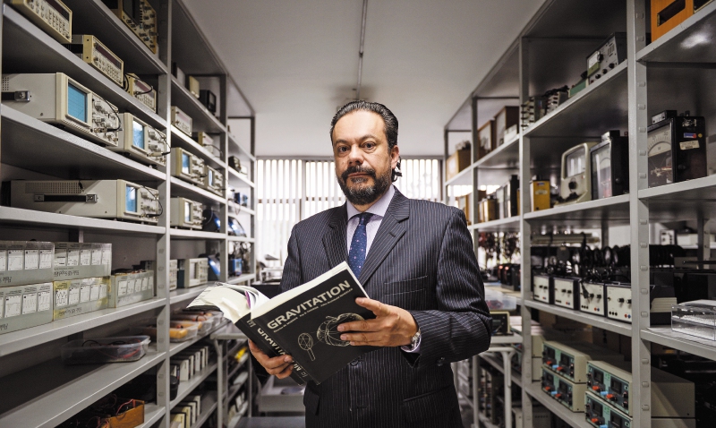 “La ciencia me dio el porqué y la religión el para qué”