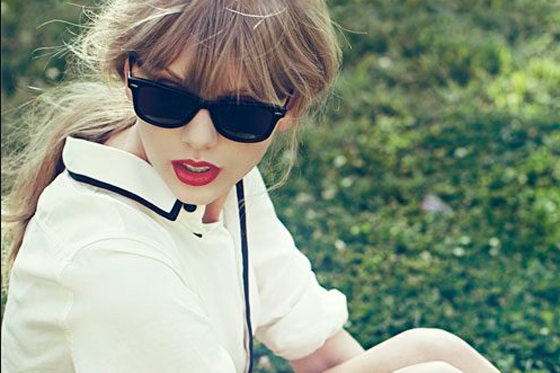 Taylor Swift destrona a Lady Gaga y bate récord en iTunes