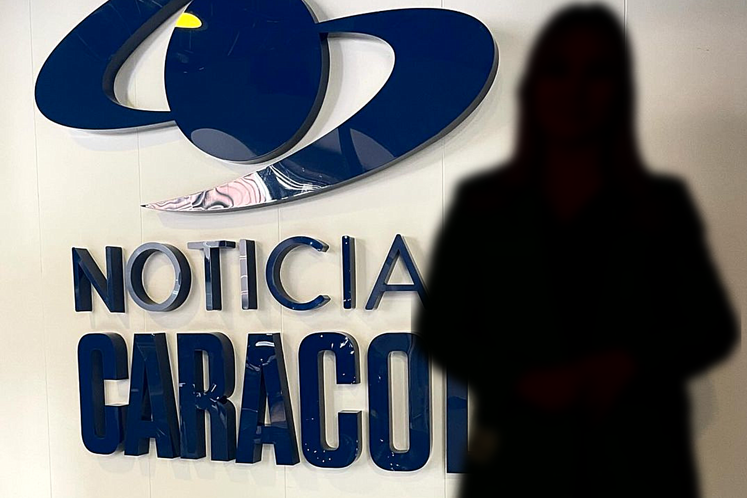 ‘Noticias Caracol’ estrena presentadora. Fue reina de belleza