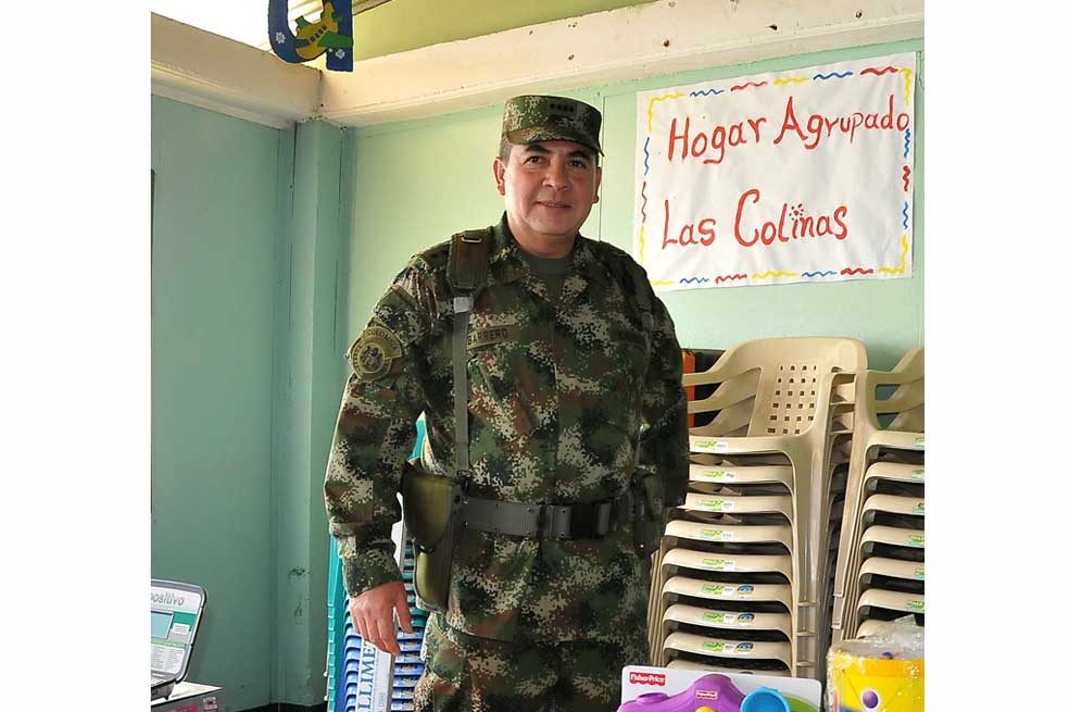 ‘No he intervenido en ninguno de esos contratos’: general Barrero