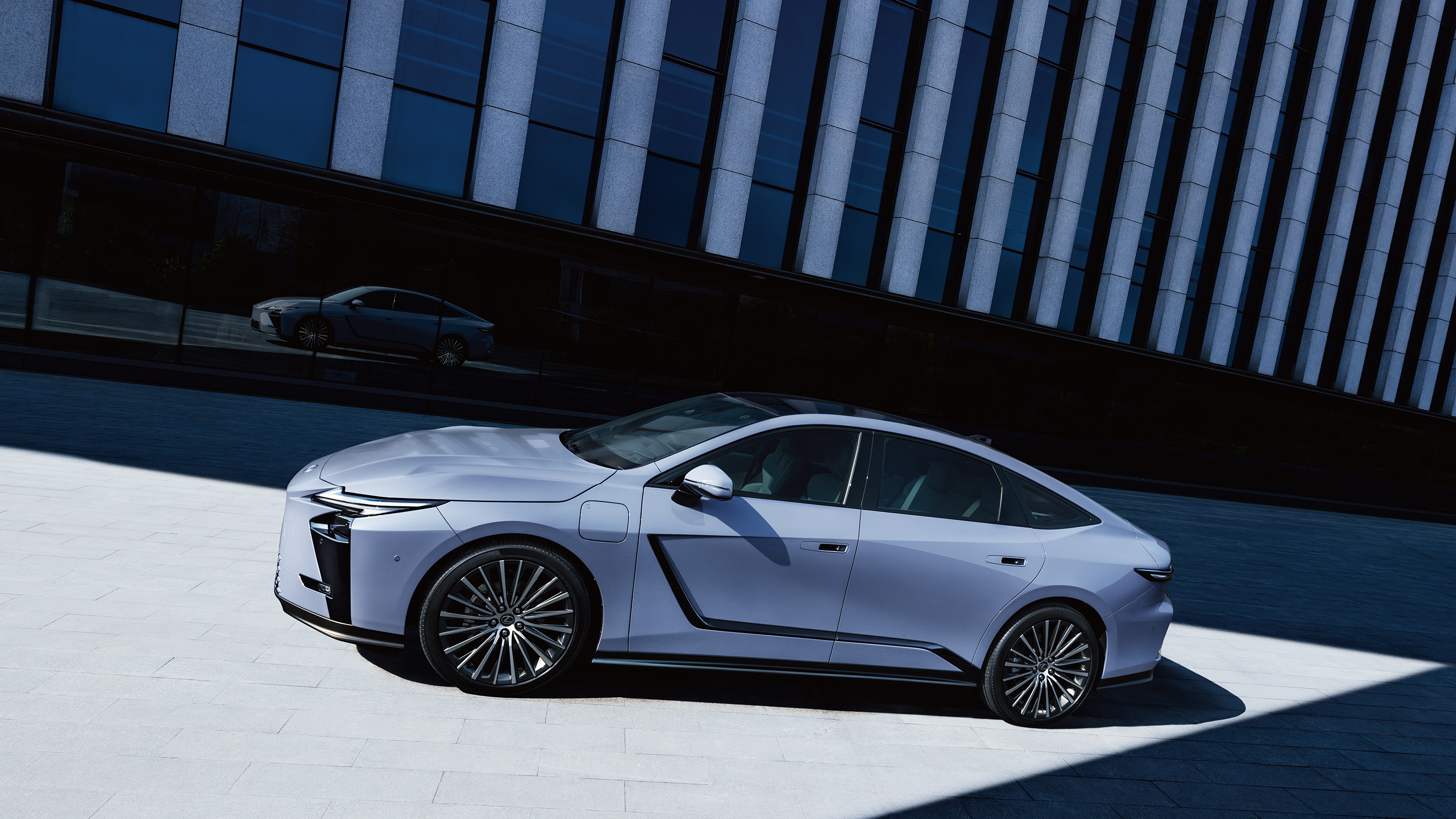 Lexus presenta la octava generación del ES, ahora híbrido y eléctrico para 2026