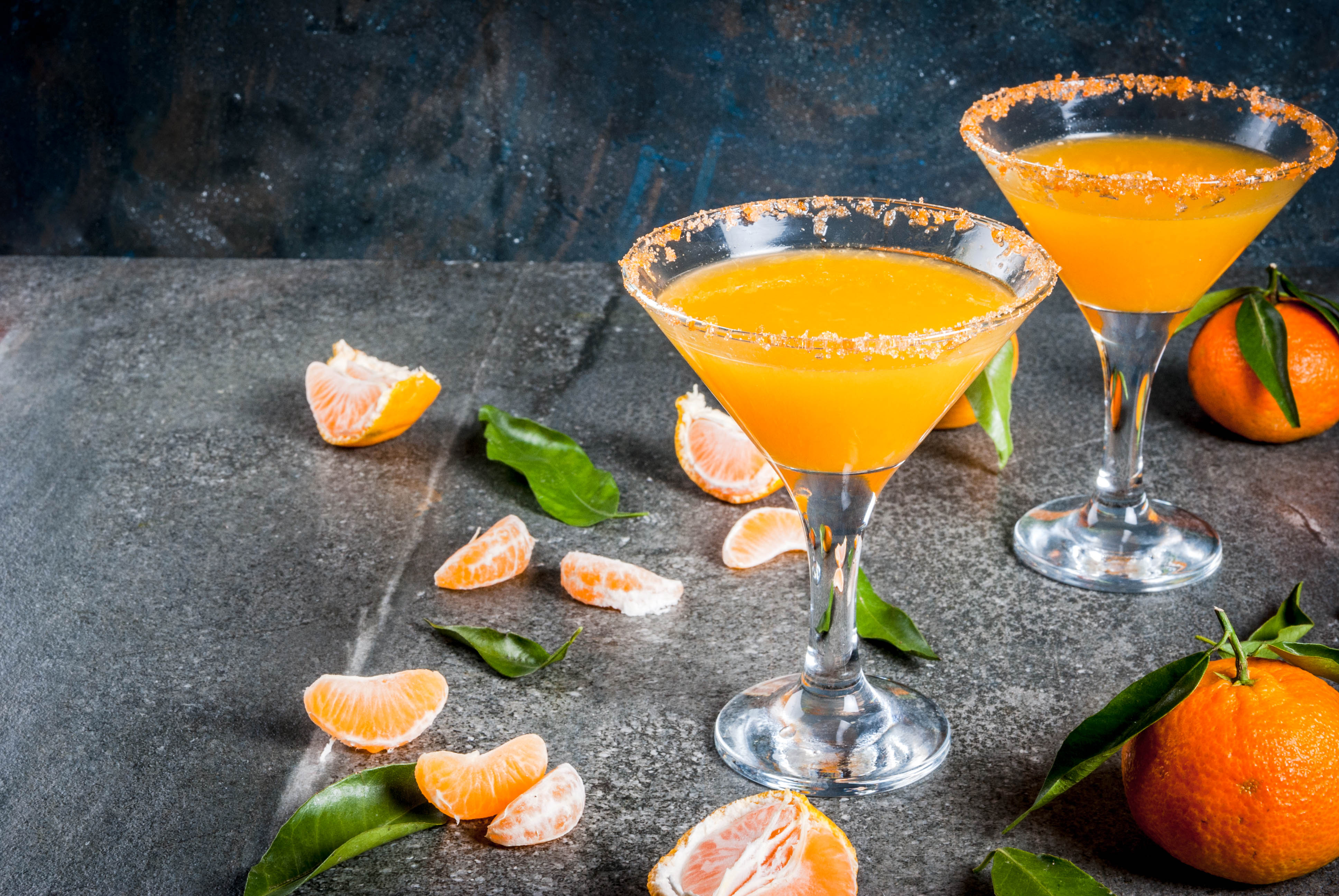 Así se prepara el cóctel de vodka con mandarina