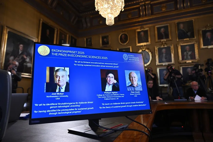 ¿Qué piensan los Nobel de Economía 2025 sobre el crecimiento económico?