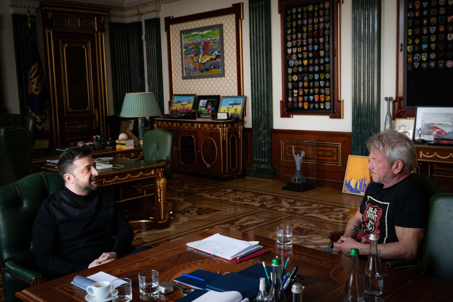 Sean Penn, ganador de Óscar, prefirió ir a Ucrania a estar en la gala. Esta es la razón