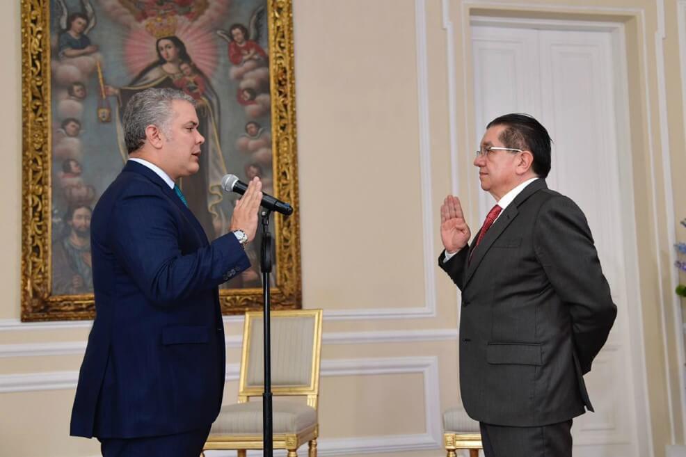 Fernando Ruiz se posesiona como ministro de Salud
