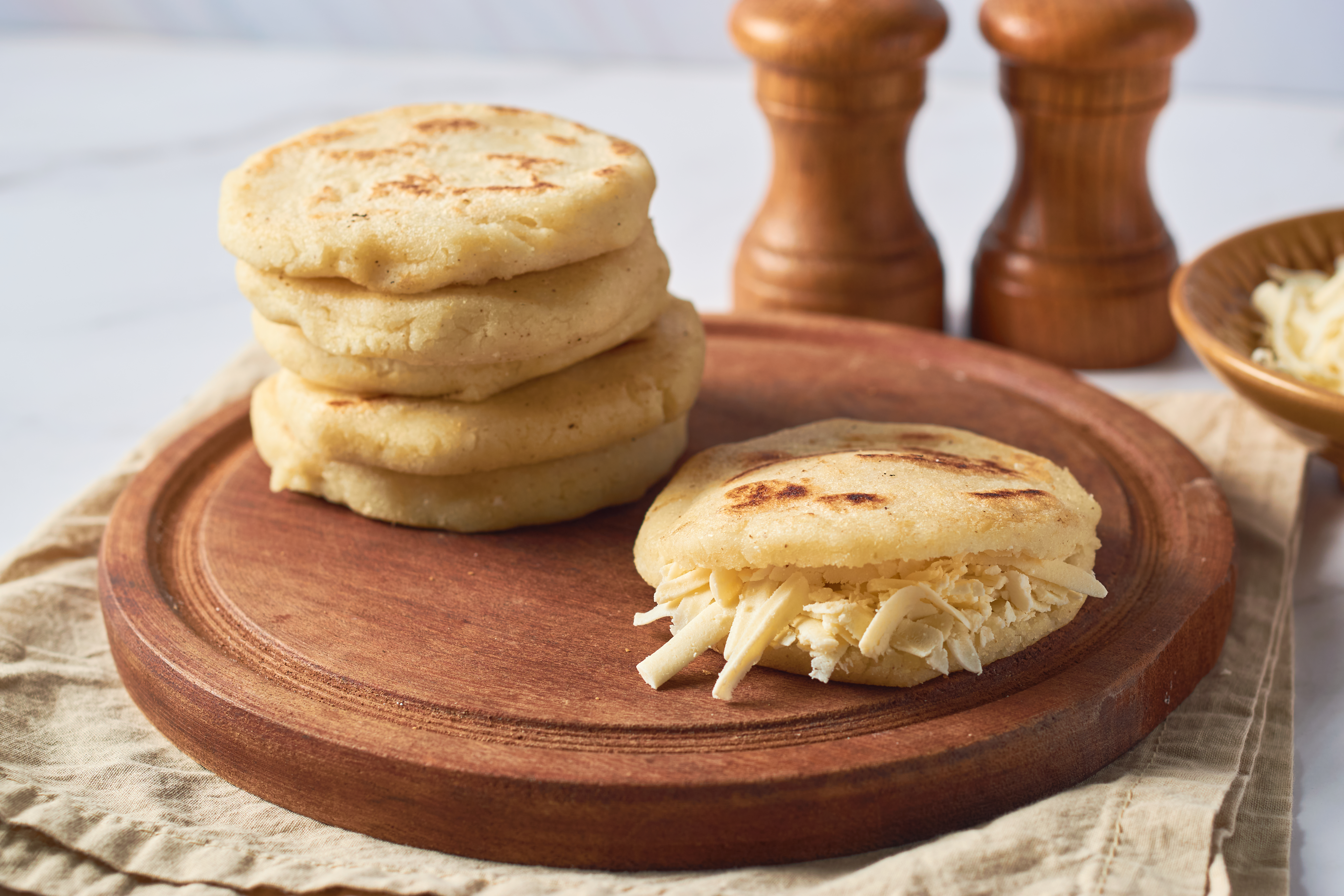 Aquí está la receta para hacer arepas de yuca rellenas de carne molida