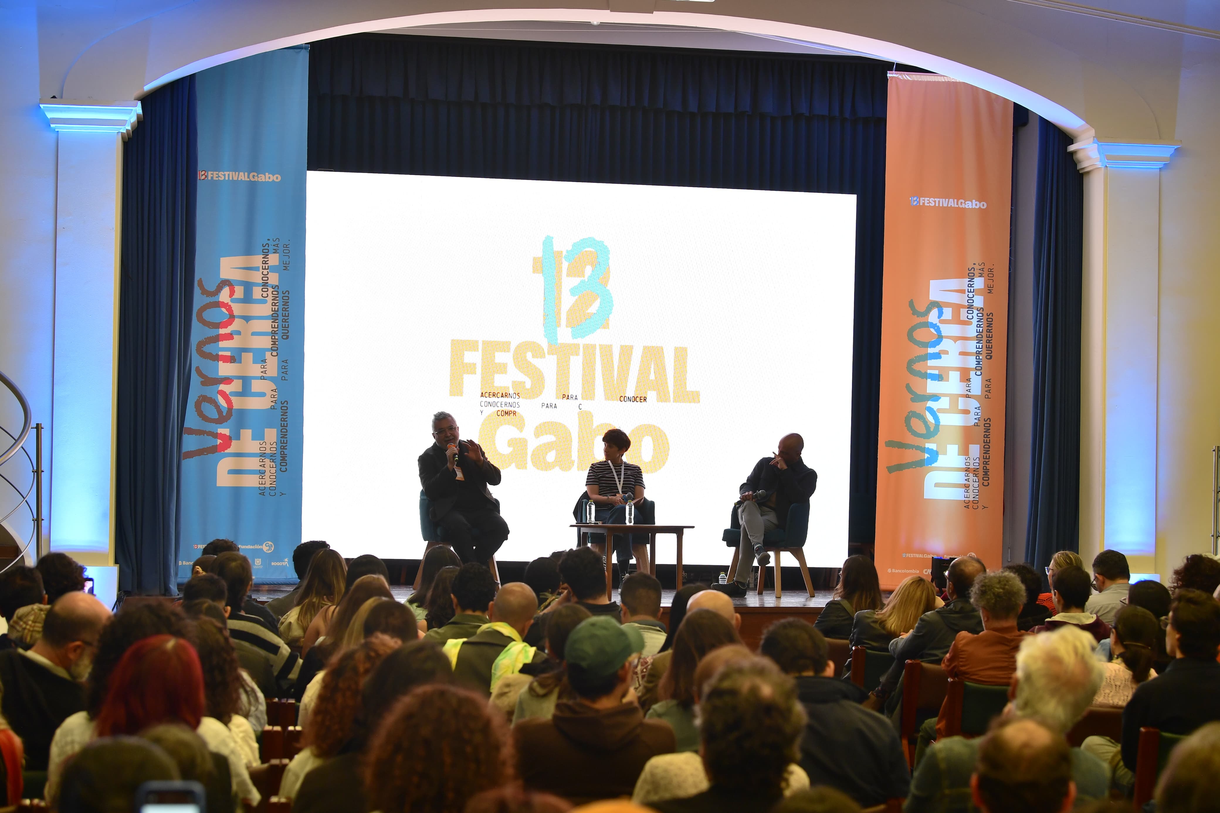 Con el lema "Vernos de cerca", el Festival Gabo reúne a periodistas, lectores y pensadores en un escenario que invita a al intercambio de ideas para imaginar futuros posibles.