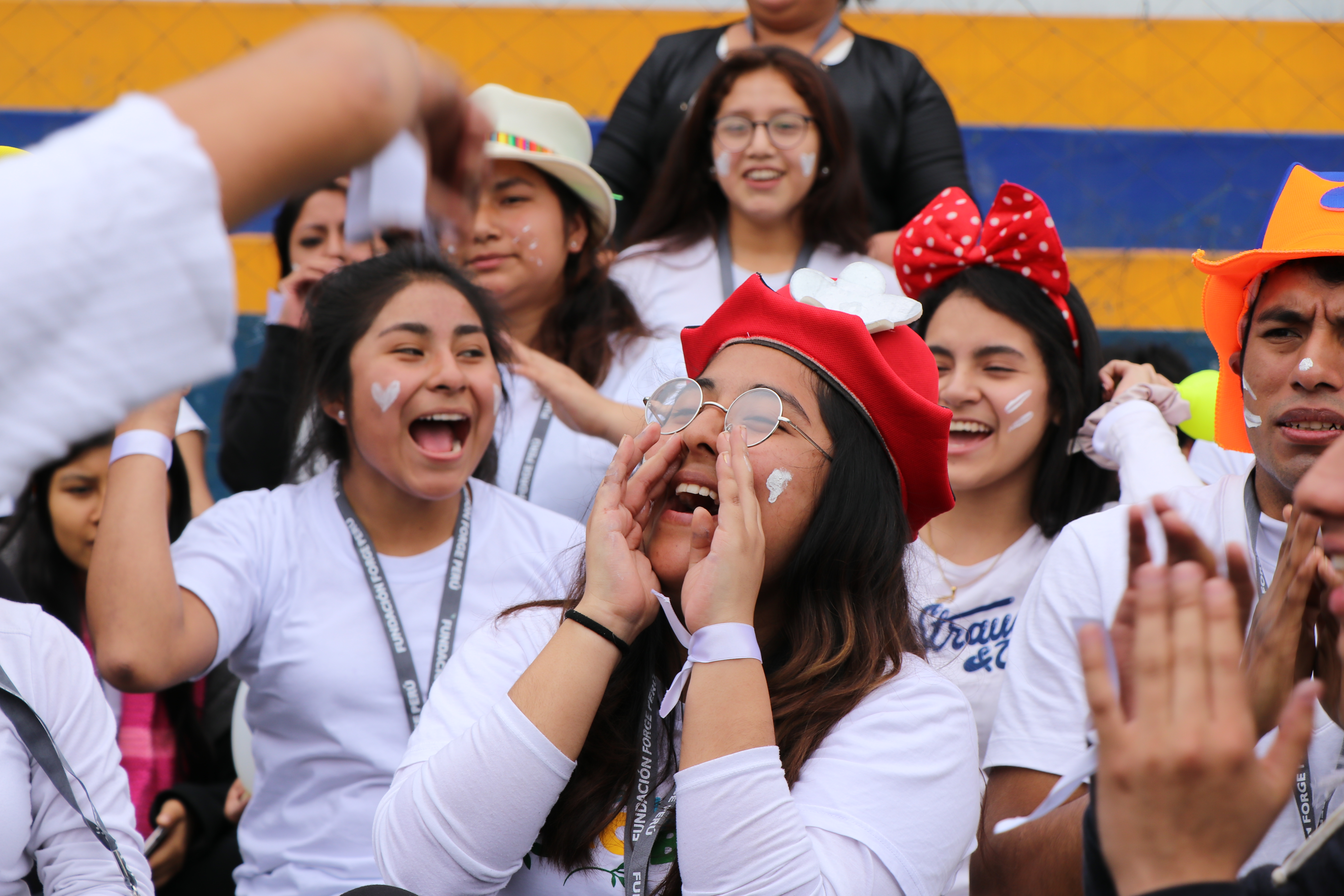 Becas: las mujeres encabezan la búsqueda de formación y de empleo en Bogotá