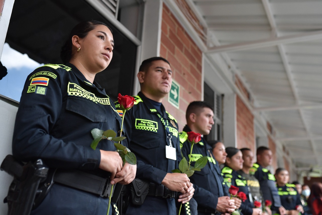 El asesinato fue parte de una operación de rescate del detenido, en la que participaron tres criminales (aparte de Torres) le robaron el arma de dotación al policía Beltrán y con esa misma le dispararon, según versiones preliminares.