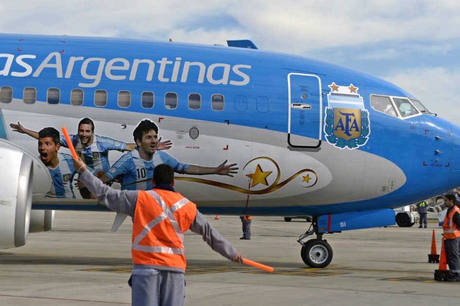Argentina quita leyenda ‘futuros campeones’ en la entrada de su alojamiento