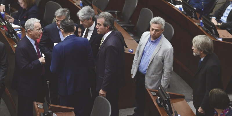 El senador Álvaro Uribe buscó, hasta el último momento, un acuerdo político para salvar dos de las seis objeciones a la JEP.Óscar Pérez - El EspectadorLe puede interesar: La tesis de Guillermo Rivera, exministro del Interior, sobre por qué las objeciones ya fueron rechazadas