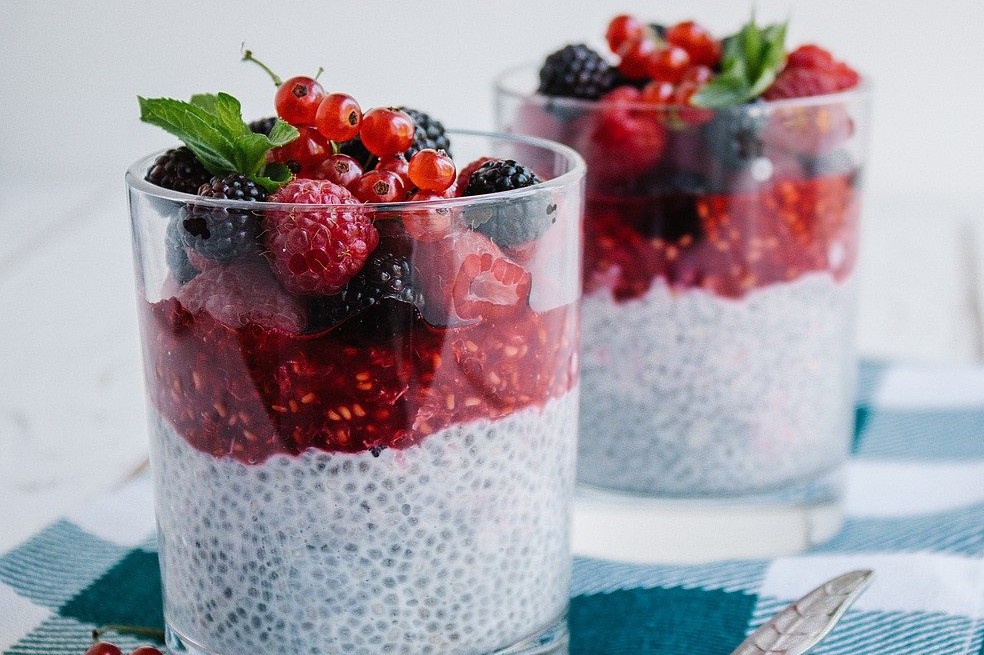 Receta: pudín de semillas de chía con frutos rojos