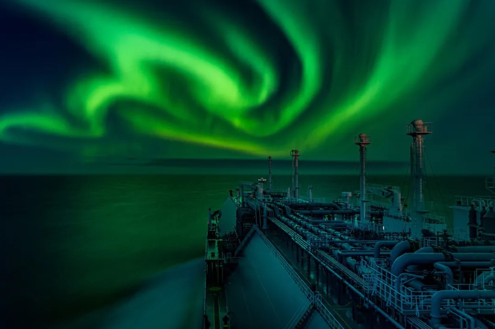 En la categoría auroras ganó Dmitrii Rybalka con su fotografía tomada en el estrecho de Kara, Rusia, el 30 de noviembre de 2020.