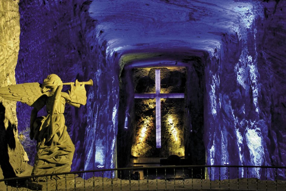 Viacrucis a 180 metros bajo tierra