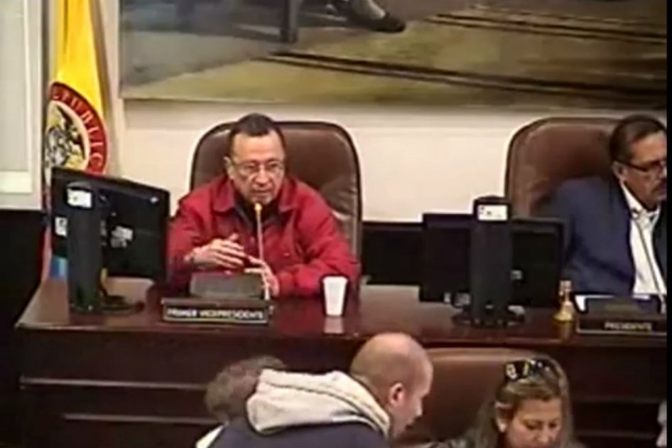 Concejal que llamó mujerzuelas a lesbianas dice que «lo malinterpretaron»