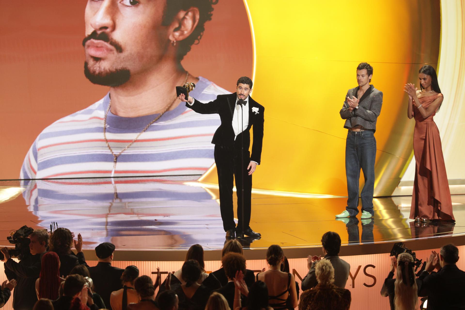 Bad Bunny y más artistas que gritaron “Ice Out”  en los Grammy y enfurecieron a Trump