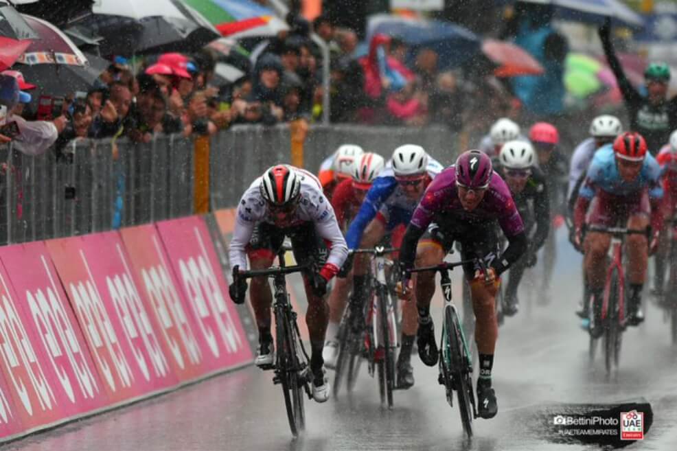 En su regreso, Fernando Gaviria quedó segundo en la primera etapa del Tour de Polonia