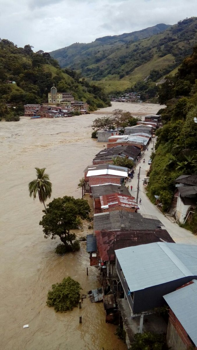 Creciente del río Cauca, sin víctimas mortales, pero con viviendas y puentes destruidos