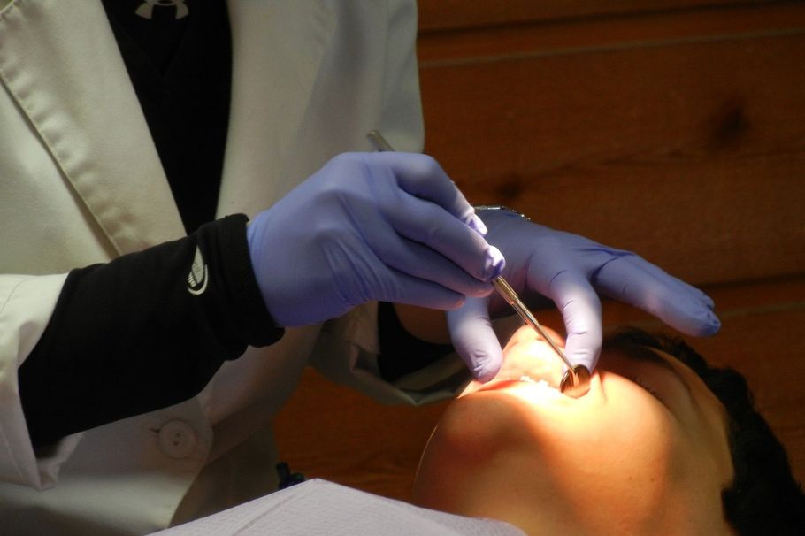 Señales de que necesitas una limpieza dental urgente