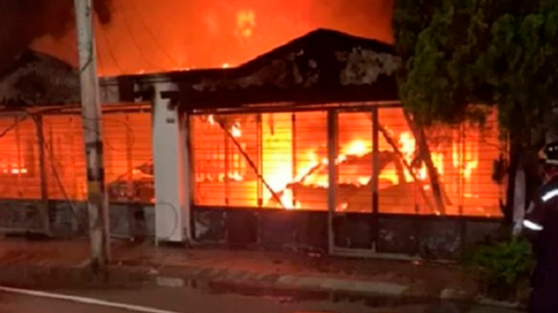 Incendio en Cúcuta deja al menos siete muertos y cuatro heridos