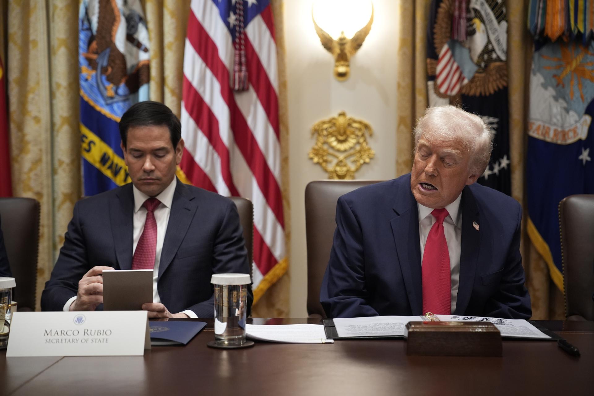 Todas las veces en las que Trump “se ha quedado dormido”, según la prensa local