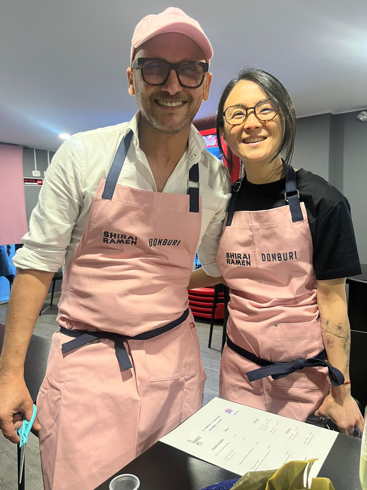 Charlie Otero y Erika Takagi