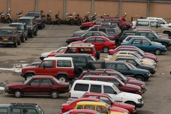 Parqueaderos no podrán cobrar más de $48 por minuto