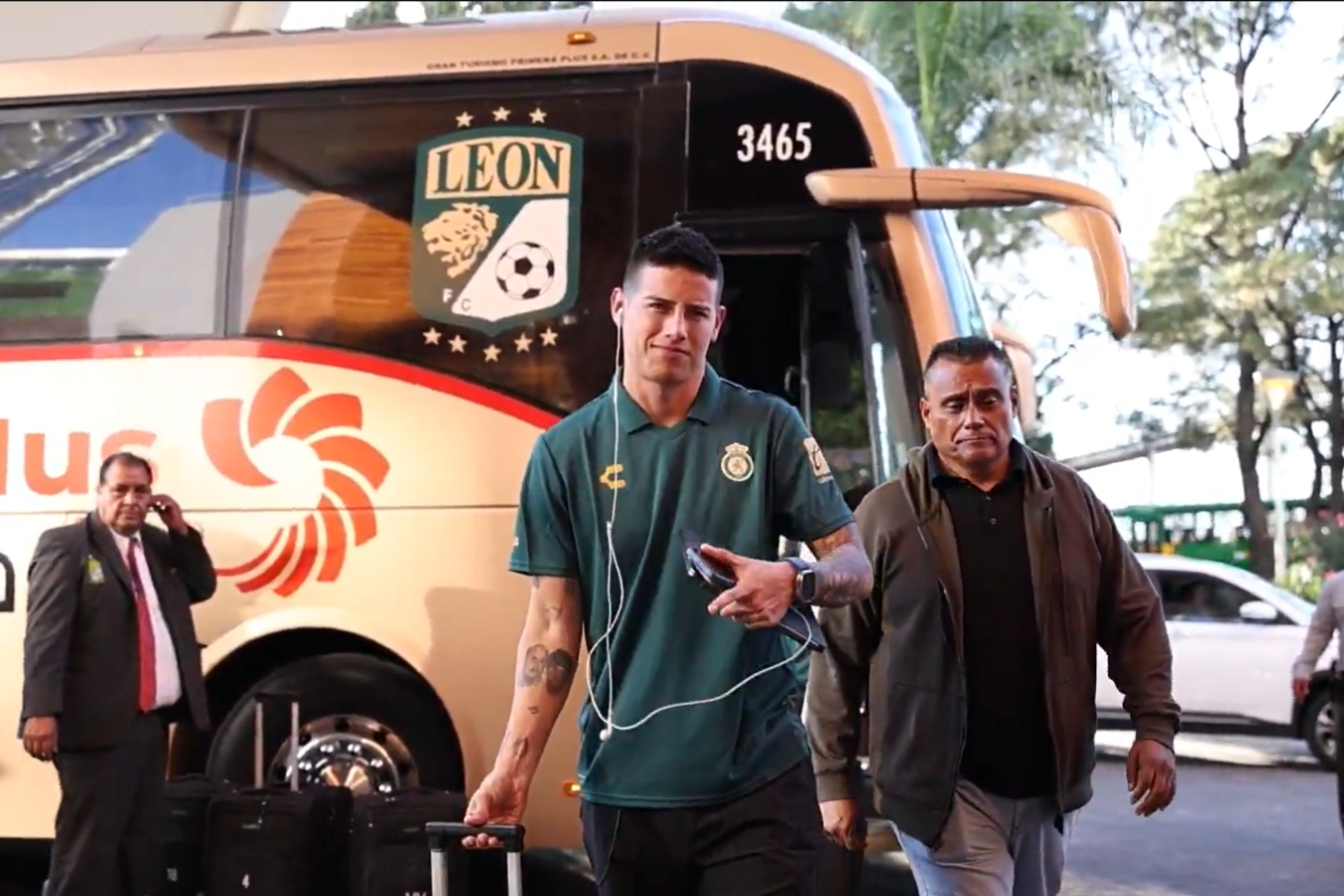 ¡Sensación en México! Así fue el recibimiento de James en Guadalajara: video