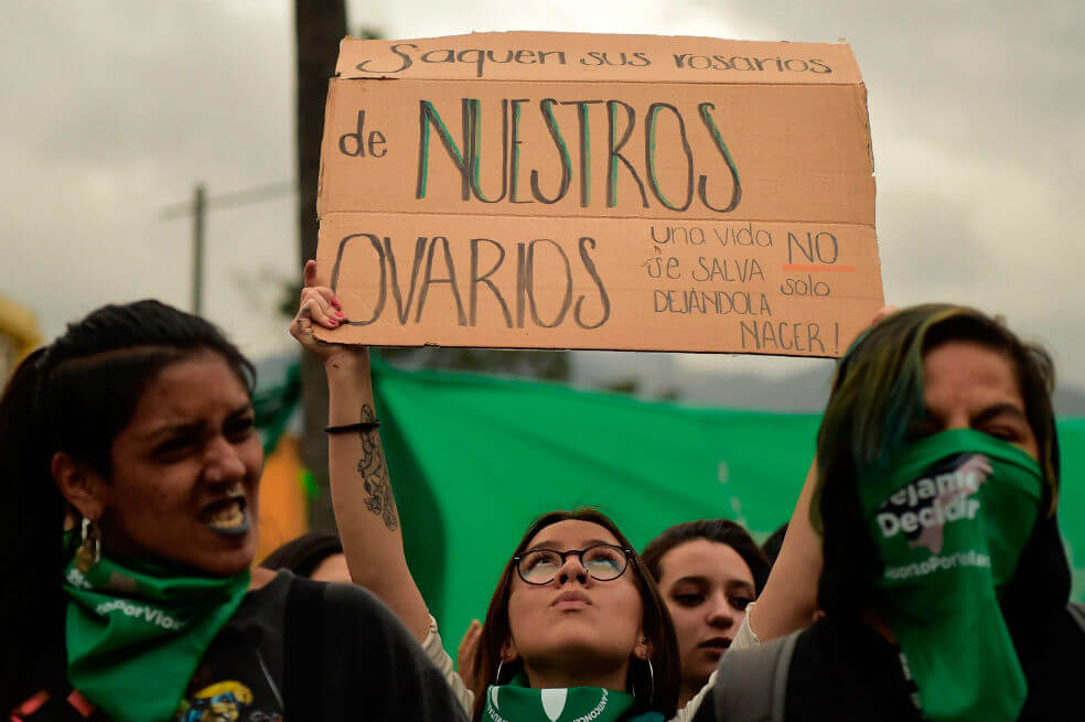 Ecuador rechazó despenalizar el aborto en caso de violación, así reaccionaron las mujeres