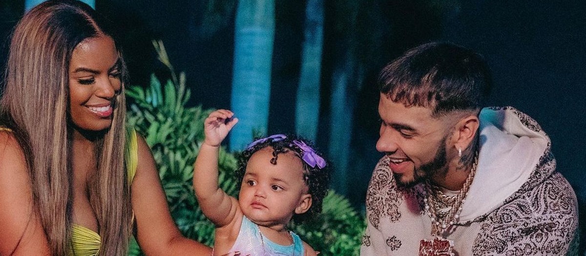 Fotos: Anuel le pidió perdón a su hija con Melissa Vallecilla y recordó a Cattleya
