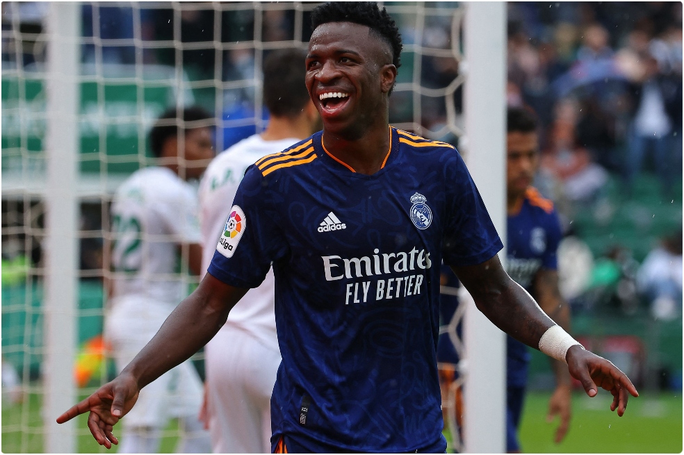 Real Madrid venció al Elche de Mojica y Palacios