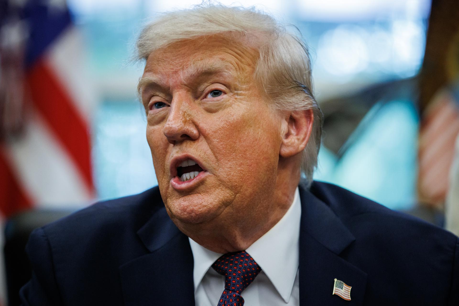 Trump demanda por 15.000 millones de dólares al New York Times por difamación