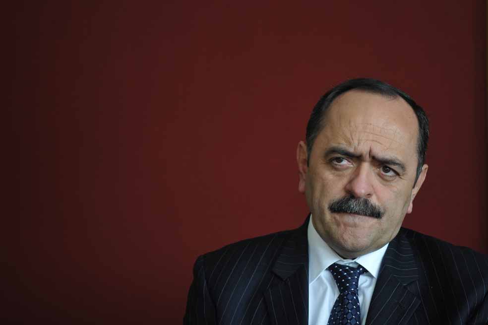 La propaganda del director del FNA