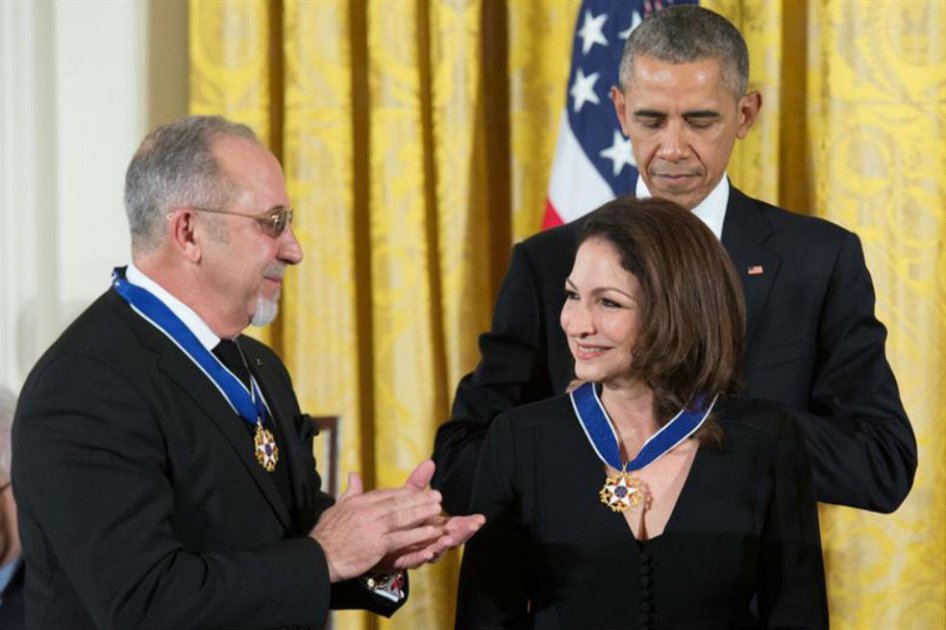 Los Estefan y Steven Spielberg recibieron de manos de Obama la Medalla de la Libertad