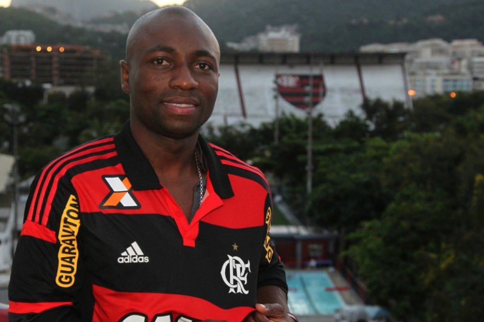 Pablo Armero: "Me gusta alegrar a la gente con mi fútbol"