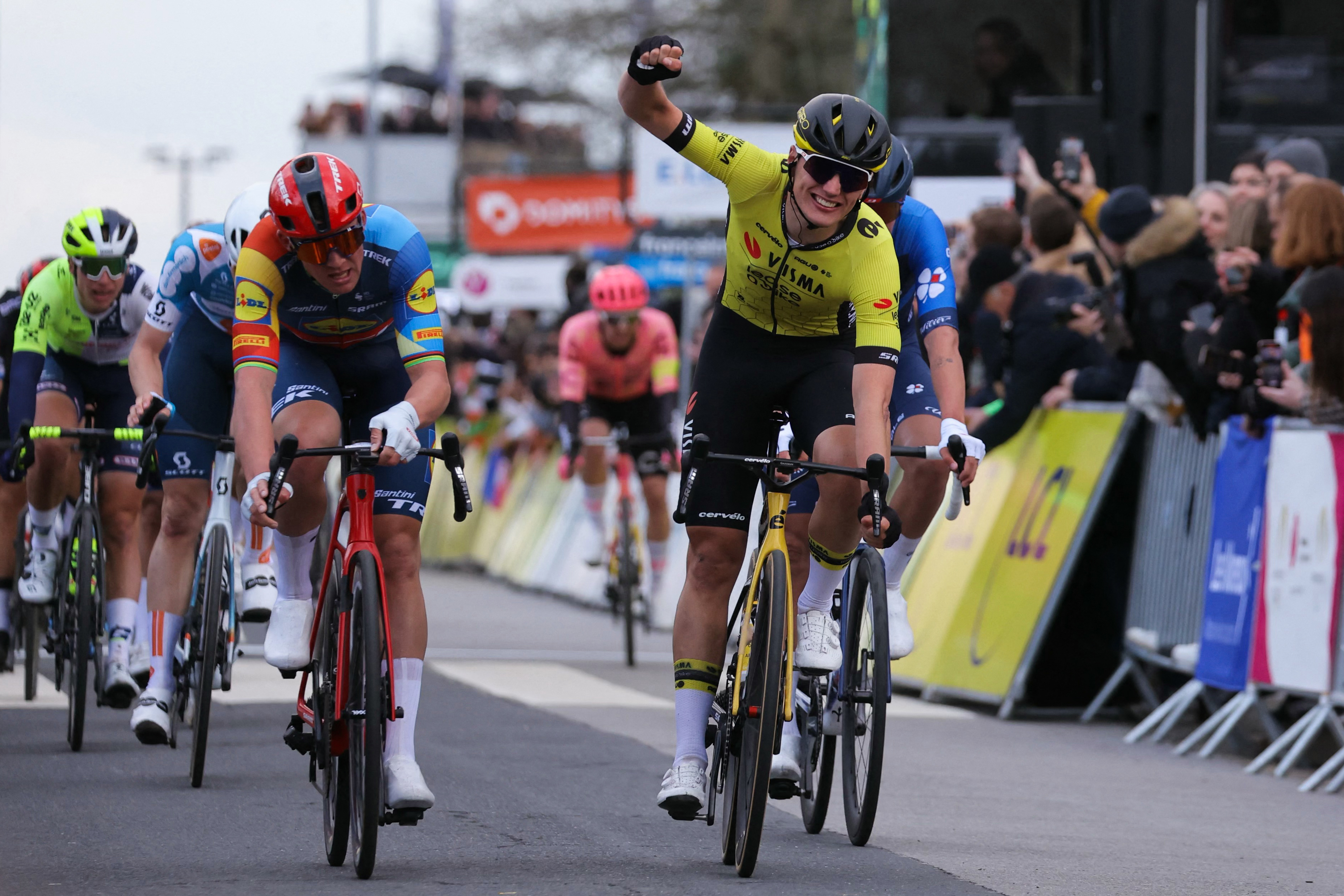 Arrancó la París-Niza 2024 con victoria de Olav Kooij: ¿Cómo le fue a Egan Bernal?