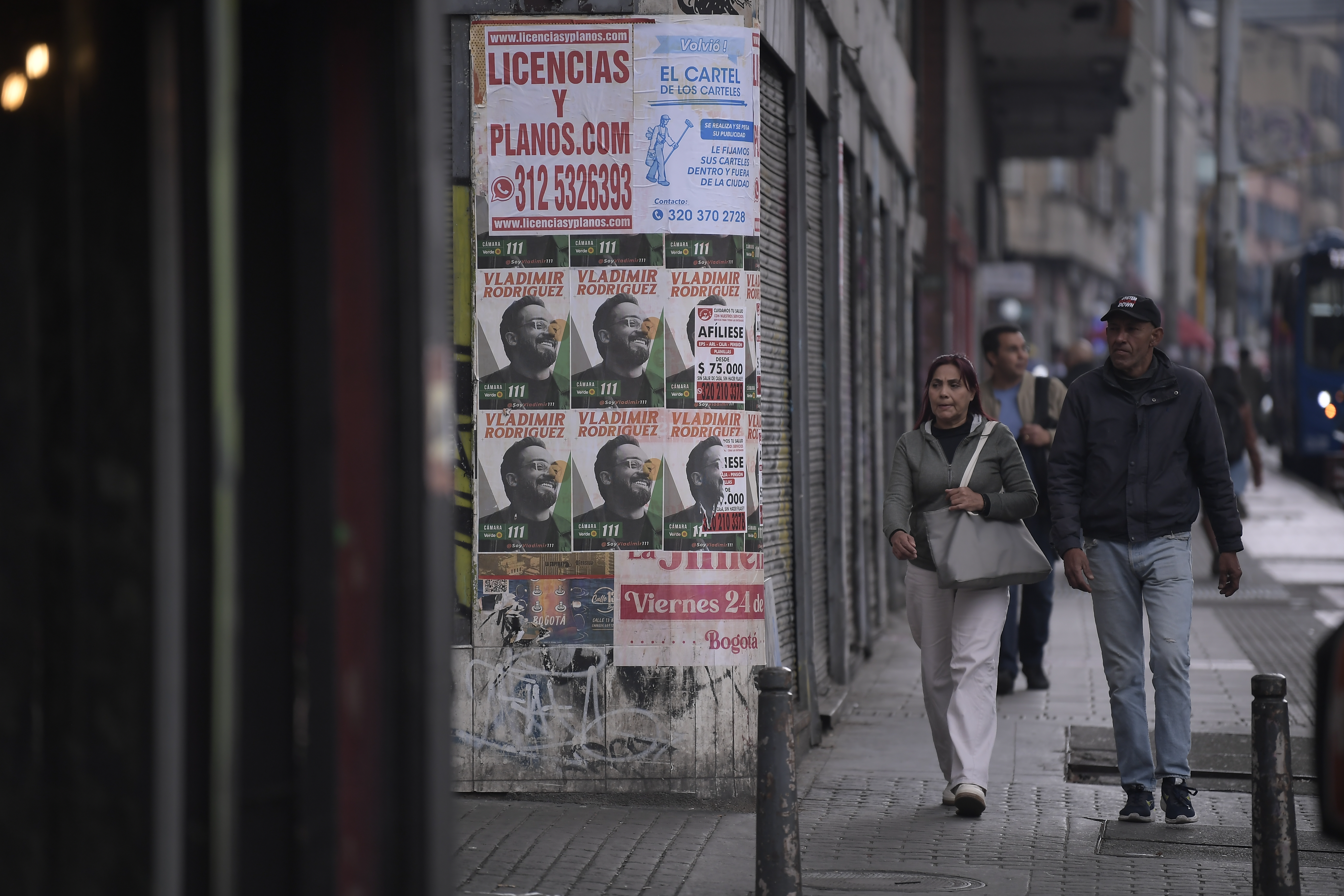 Top 10 de los partidos que más empapelan Bogotá en estas elecciones