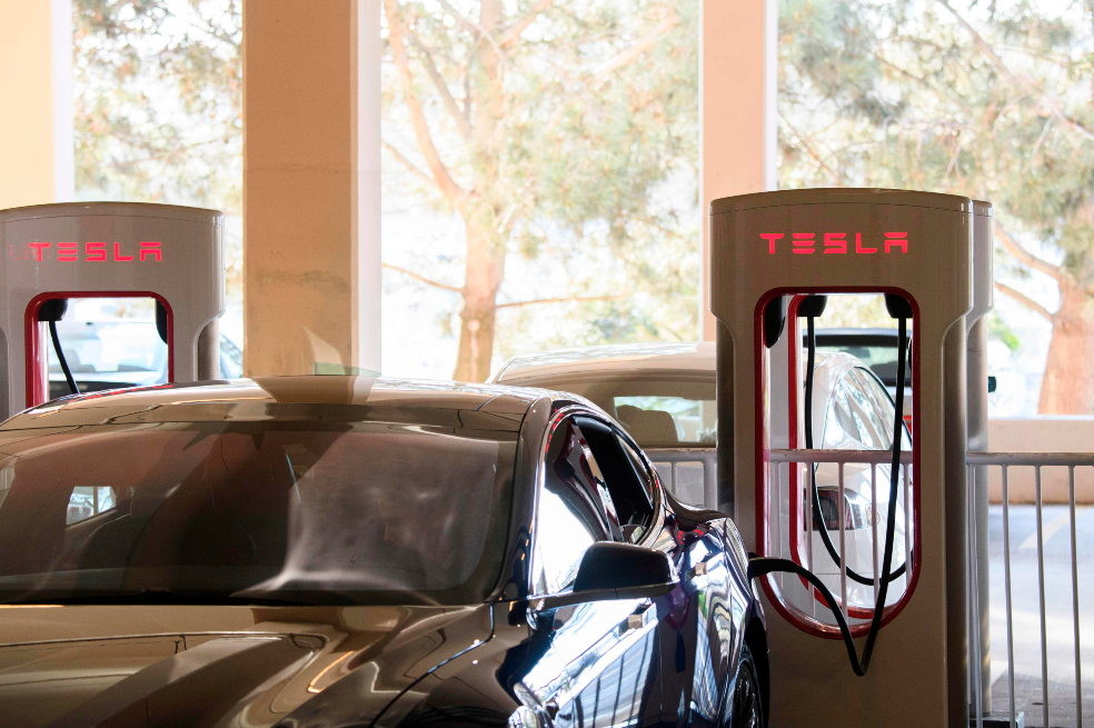 Tesla ya vale más que Facebook